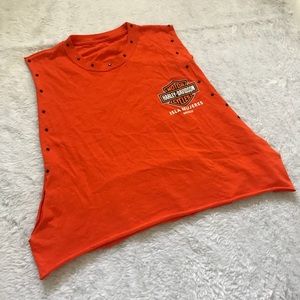 ▫️r e s t y l e d || sleeveless Harley crop▫️